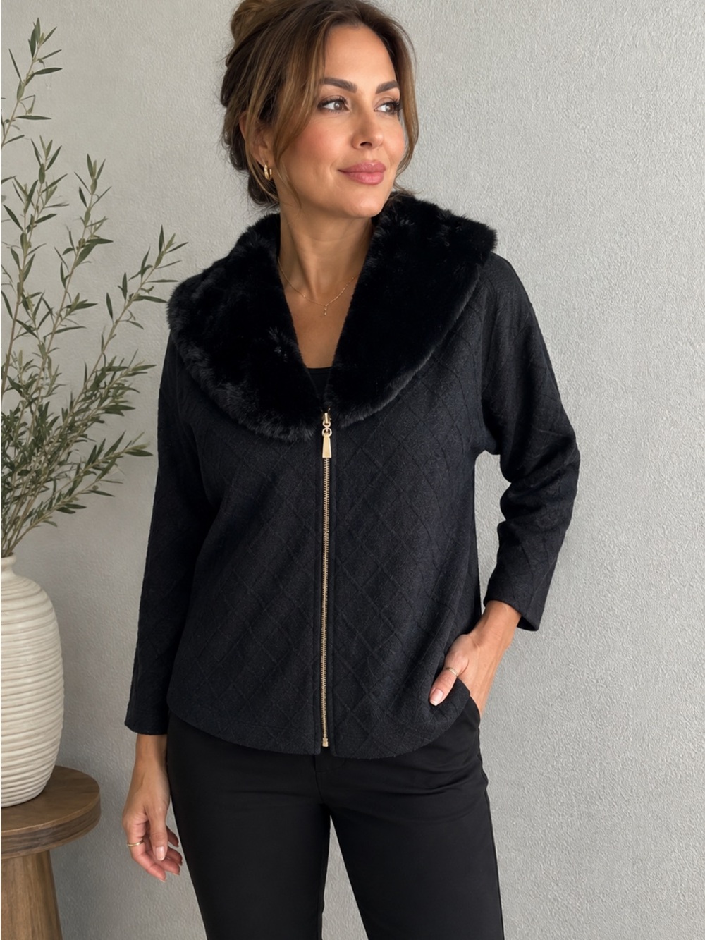 Soft surroundings Black zip up sweater with Faux Fur Collar - Classic M